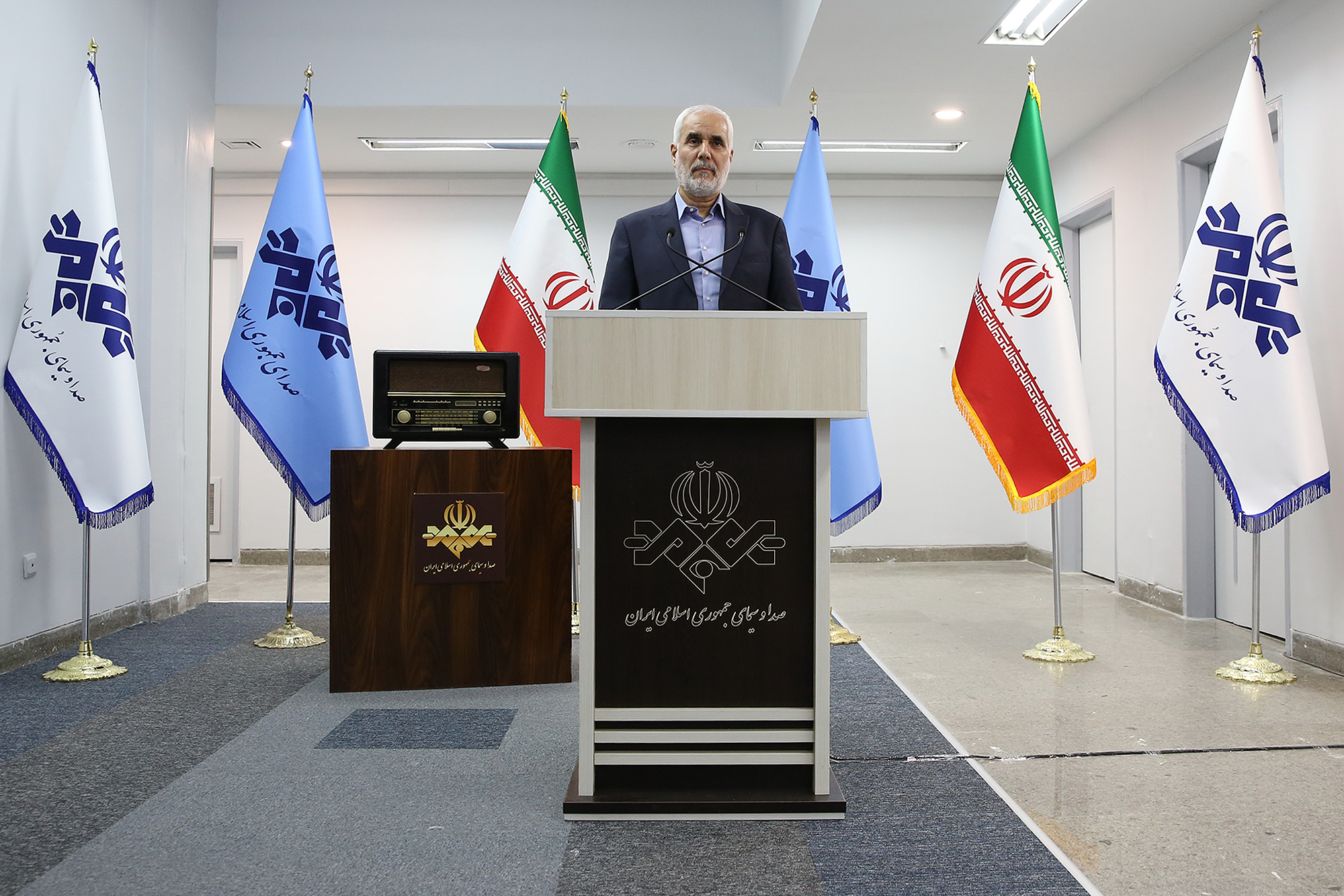 از رسانه ملی برای  دقت و زمانی که اختصاص می دهد تشکر می‌کنم