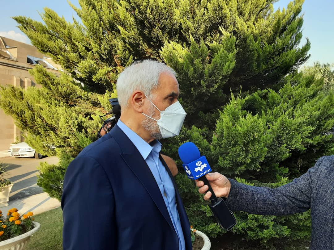 مهر علی زاده در ساختمان شهدای رادیو