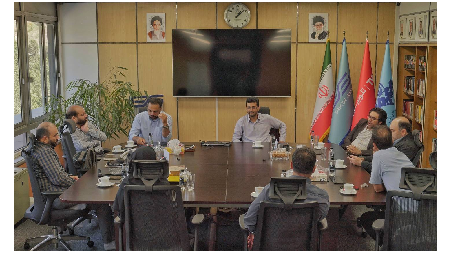 نسیم در تکتا پیچید