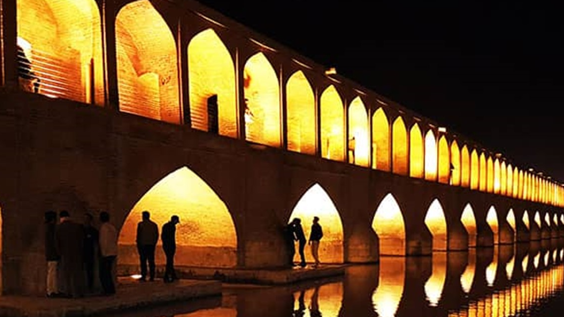 معرفی ظرفیت‌های کسب‌وکار اصفهان در هم‌نشینی «شب آفتابی»