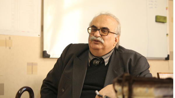 آگاهی از تاریخ مثل نماز واجب است