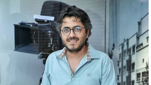 دستمان برای بداهه‌گویی باز بود