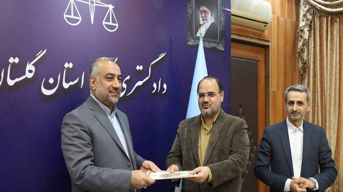 تجلیل رئیس کل دادگستری گلستان از مدیرکل و عوامل برنامه «سیمای قانون»