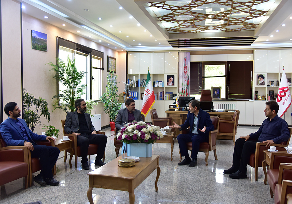 قدردانی مدیر شبکه رادیویی آوا از مدیرکل شبکه جهان‌بین