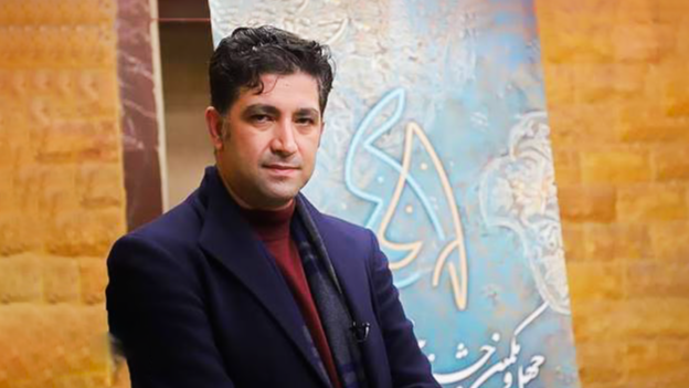 رادیو با نویسنده قد می‌کشد