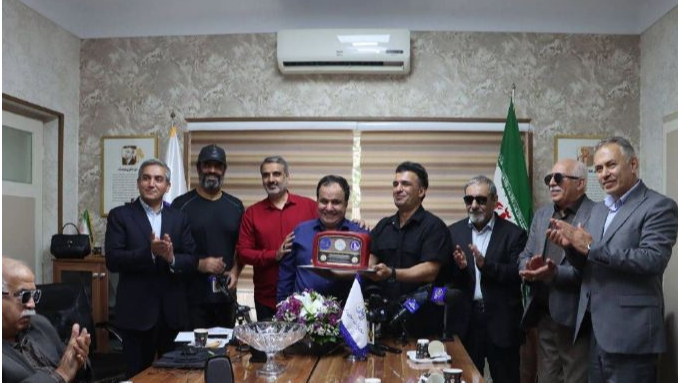 «شش نقطه» باید از رادیو فراتر برود