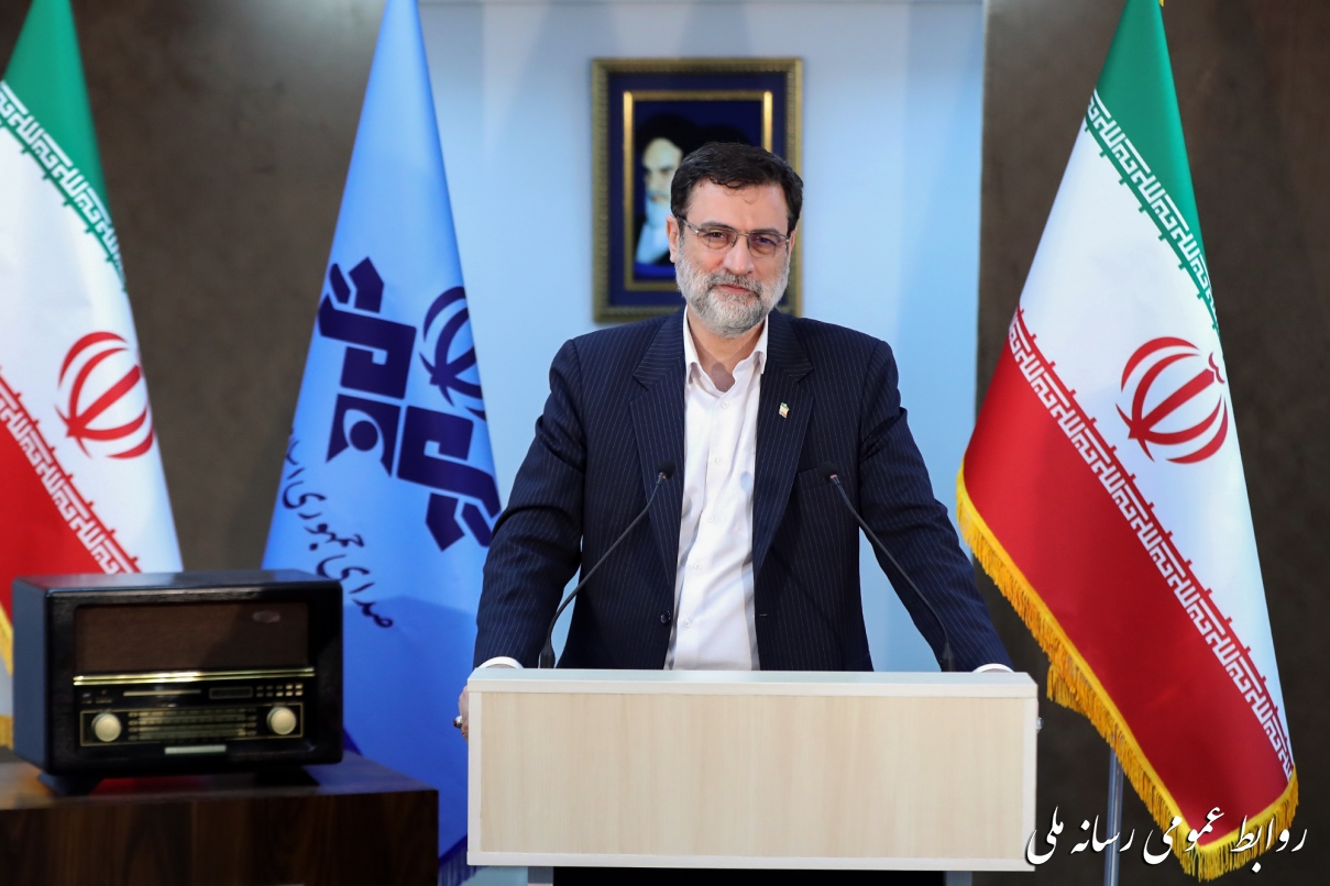 رسانه ملی باید نسبت به مسئولان بی رحم و بی تعارف باشد