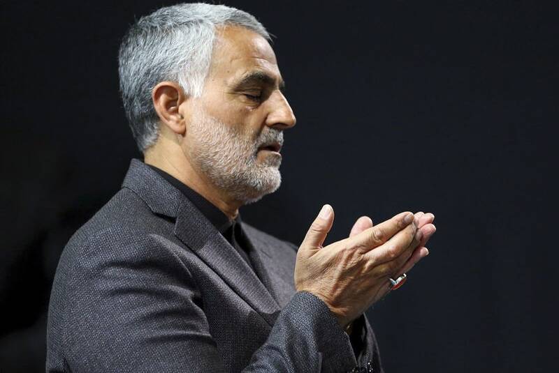 ماجرای نماز شهید حاج قاسم سلیمانی در کاخ کرملین + فیلم
