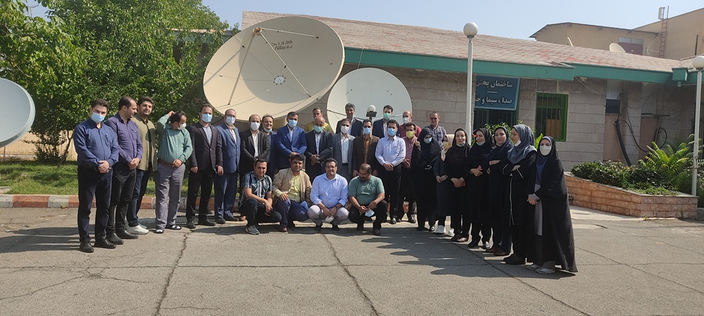 نگاه خبرنگار باید بسیار وسیع باشد