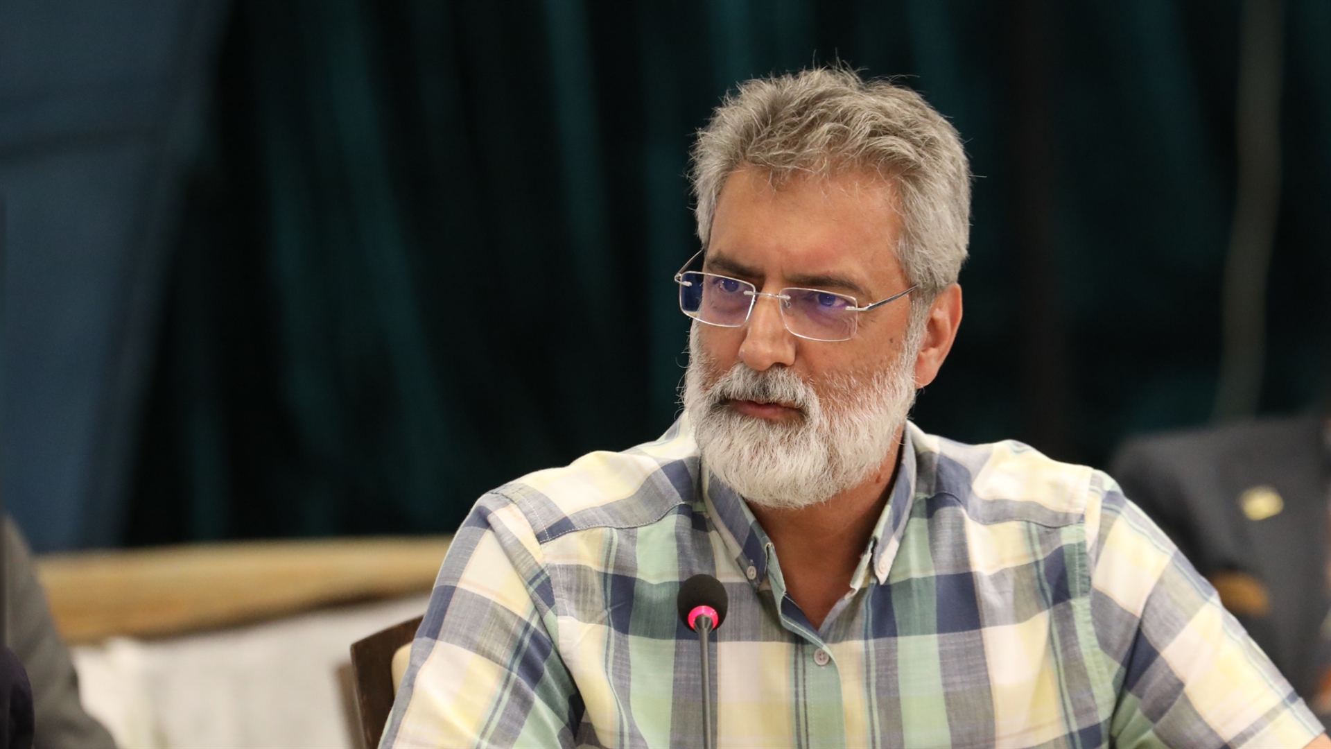 اهمیت روایت زندگی مفاخر در حد سخنرانی باقی نماند
