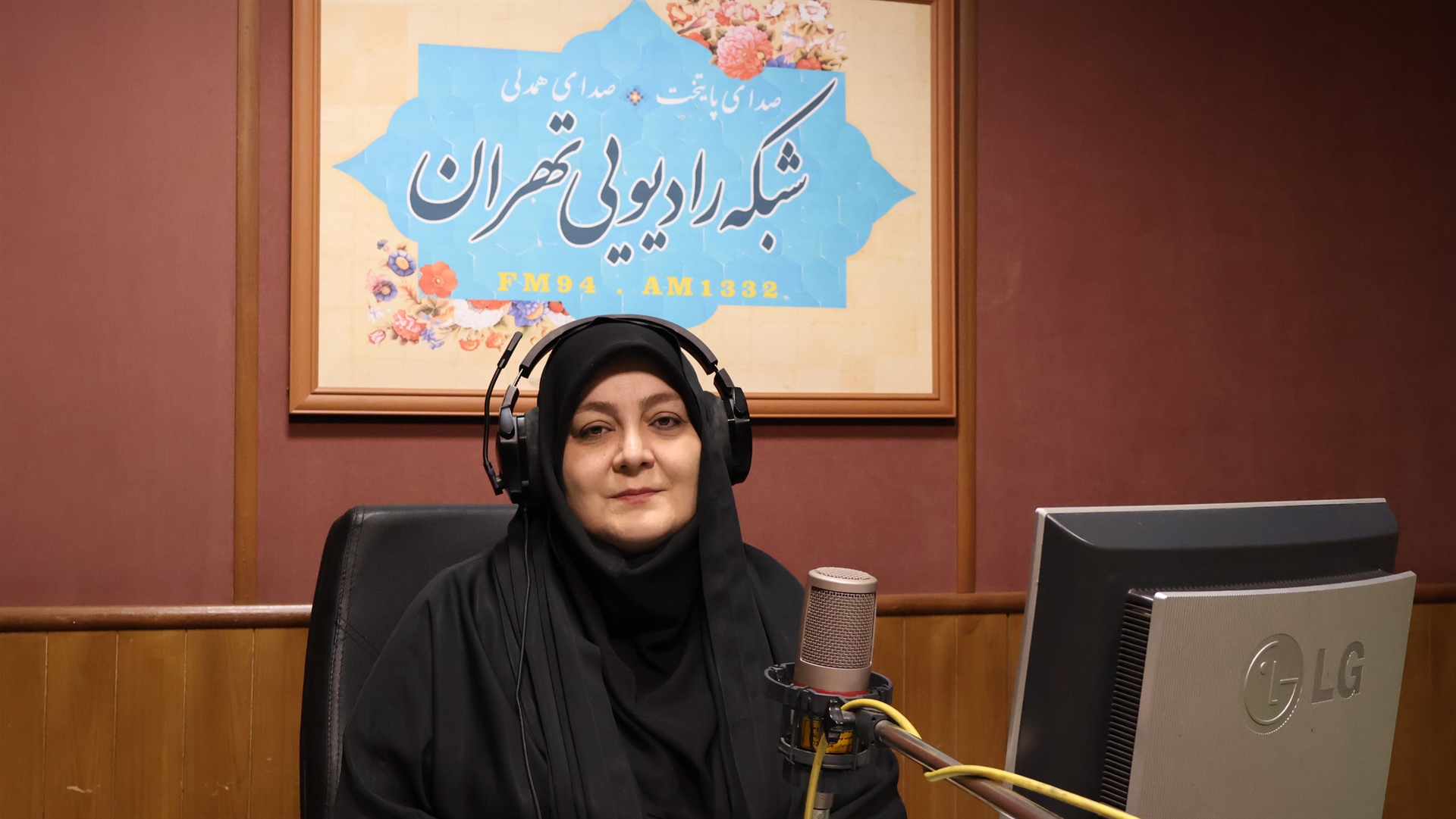 گویندگی یعنی زیستن با مردم/ در رادیو اخلاق حرفه‌ای از صدای زیبا مهم‌تر است