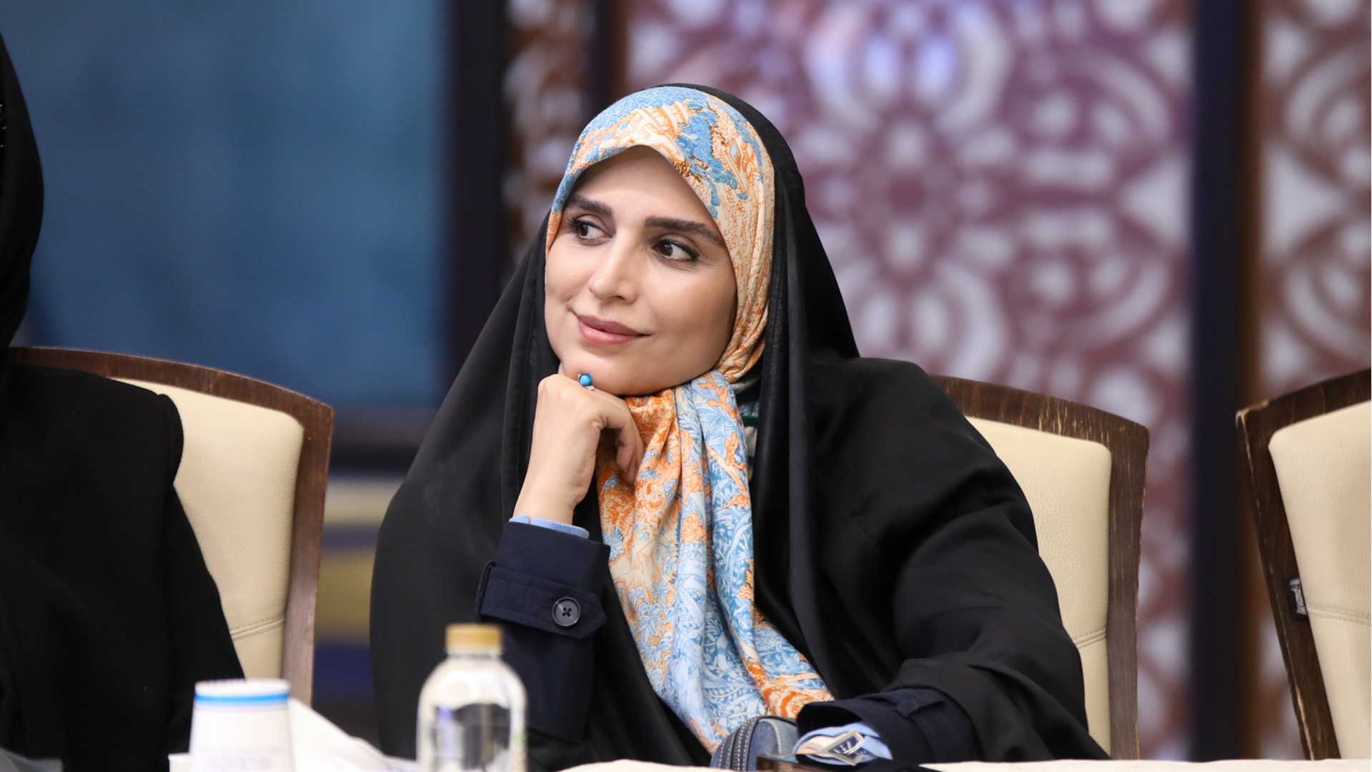 مجریان سربازان خط مقدم پاسداشت زبان فارسی‌اند